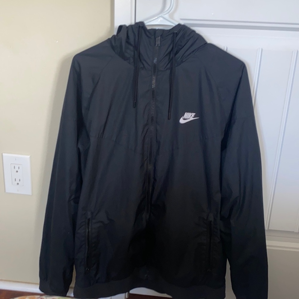 Black Nike Large Zipup jacket/windbreaker